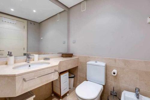 C�modo Apartamento De 2 Dormitorios En Las Colinas