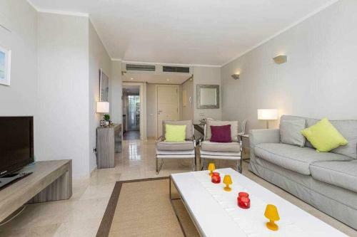 C�modo Apartamento De 2 Dormitorios En Las Colinas