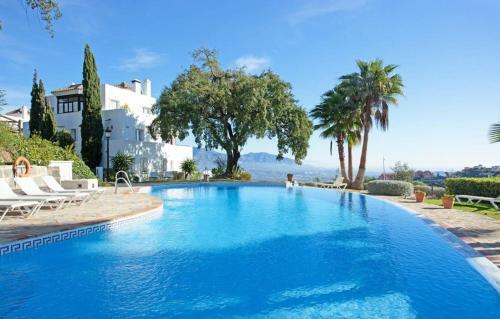 Apartamento Comfy 2br, 2bathroom, Parking, Pool, Sea Views, Elviria Alta