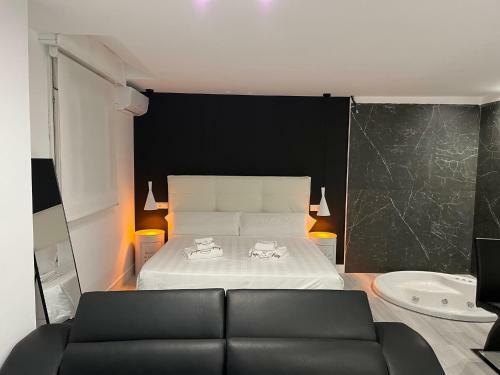 Hotel H. Pelayo Autocheck-in Suites Con Jacuzzi