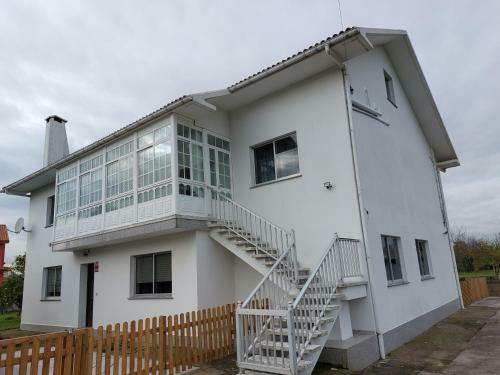 Acogedora Casa De Campo-piso Y Atico Con Finca-