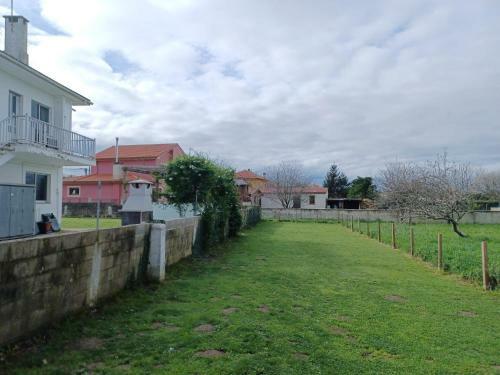 Acogedora Casa De Campo-piso Y Atico Con Finca-