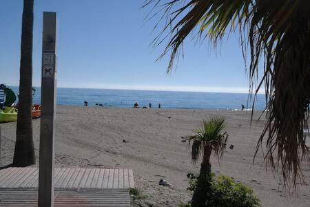 Apartamento En Primera Linea De Playa Con Parking