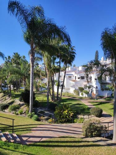 Apartamento Lovely 2 Bedroom In Oasis De Capistrano, Nerja