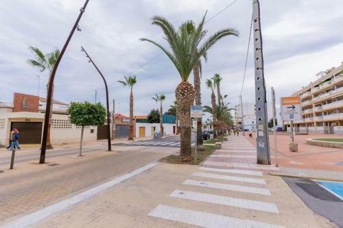 Apartamento Moncofa Beachside Retreat: Poolside Bliss