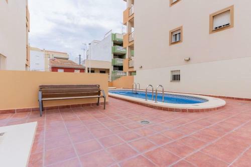 Apartamento Moncofa Beachside Retreat: Poolside Bliss