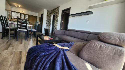 Modern Ground Floor Apartment , A Few Steps From The Beach
