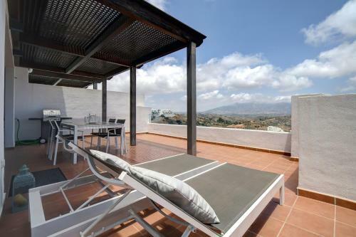 Apartamento 103 - Luxurious 3 Bed Duplex Penthouse With Stunning Mountain Views