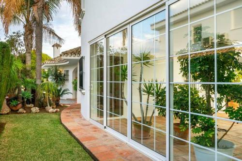 Stunning Urb Do�a Pilar Villa With Private Pool Ref 139