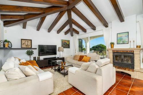 Stunning Urb Do�a Pilar Villa With Private Pool Ref 139