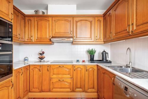 Stunning Urb Do�a Pilar Villa With Private Pool Ref 139