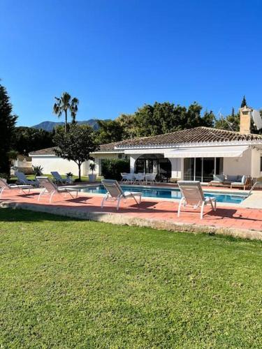 Villa Scenic With Private Pool - Sleeps 8