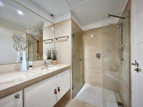 Apartamento Chic Town House With Mountain Views - La Cala Golf