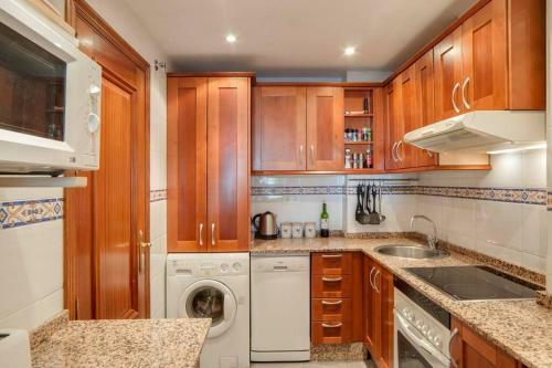 Sunny Terrace Apartment In Prestigious Mijas Golf