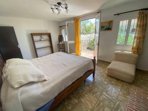 Charming 4 Bedroom Village Home With Patio