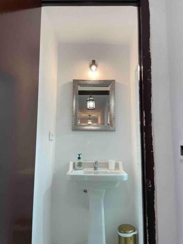 Charming 4 Bedroom Village Home With Patio