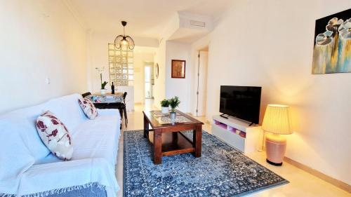 AA Guest - The Diamond Sea Views Eco Apartment
