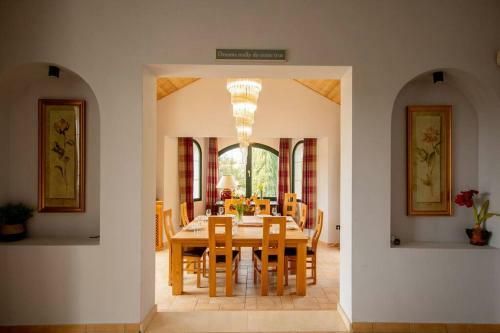 Impressive Villa Dazura In Valtocado, Mijas