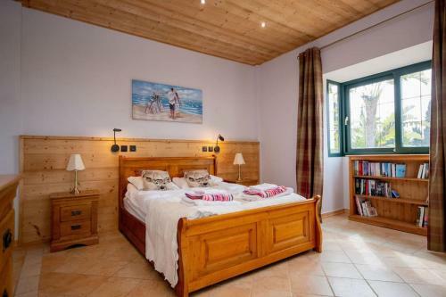 Impressive Villa Dazura In Valtocado, Mijas