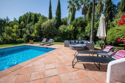 Impressive Villa Dazura In Valtocado, Mijas