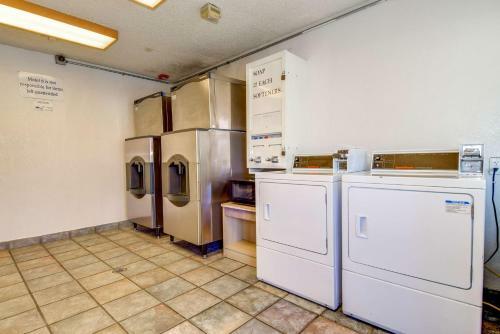 Motel 6 Riverside South