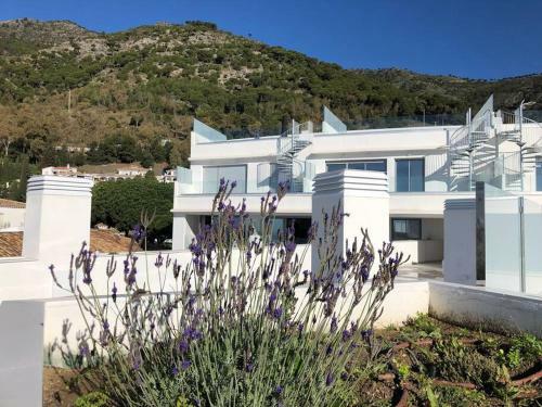 Mediterranean Apartment With Sea Views In Mijas