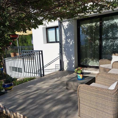 Villa Modern Retreat In Beautiful Countryside.