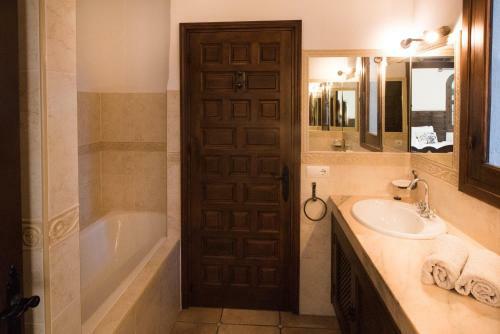 Luxury Villa El Toril - Mijas With Heated Pool & Scenic Views