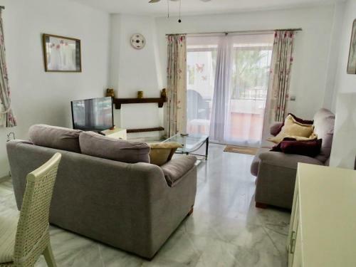 Bright And Airy 2 Bed 2 Bath Modern Apartment
