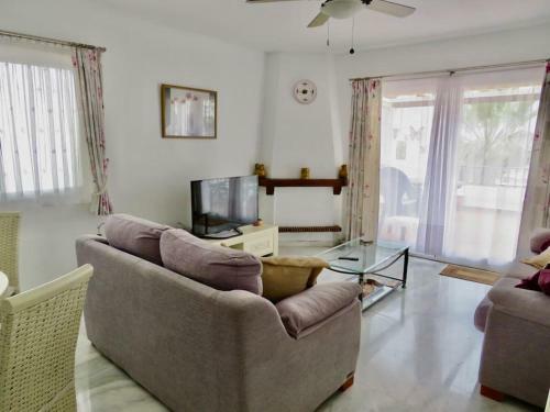 Bright And Airy 2 Bed 2 Bath Modern Apartment