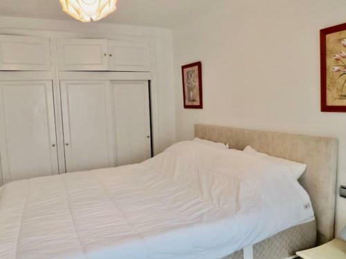 Bright And Airy 2 Bed 2 Bath Modern Apartment