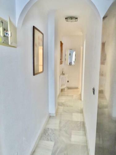 Bright And Airy 2 Bed 2 Bath Modern Apartment