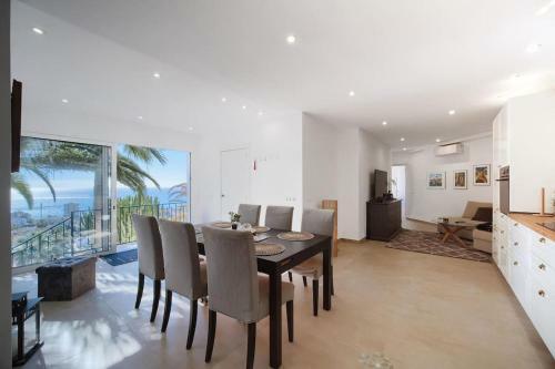 Paradise Villa Near Golf With Sea Views