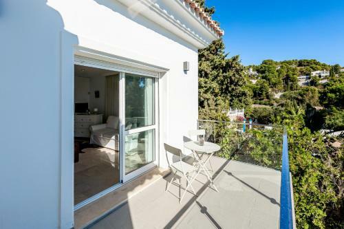 Stunning Villa With Panoramic Views Of The Med