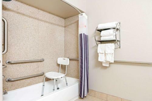 Hotel La Quinta Inn & Suites Ada