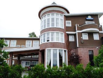 Hotel Days Inn Surrey