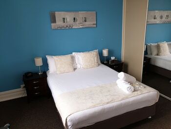 Motel Balcony On Sixth Lodge