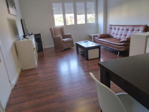 Apartamento Piso Amplio Y Tranquilo En Marchena