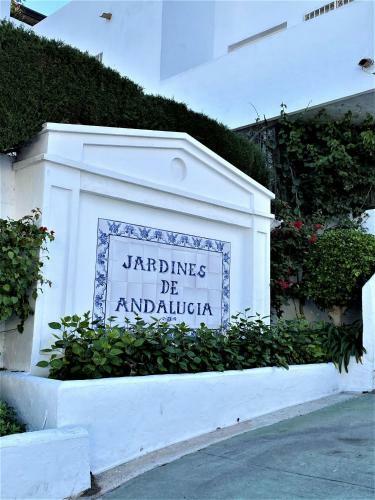 Apartamento Jardines De Andaluc�a - Exquisite Newly Renovated