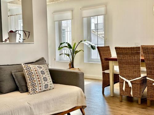 Apartamento Old Town Modern Flat, 4 Minutes From Beach - Eaw Homes