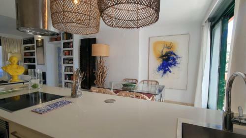 Apartamento Chambao Suite Marbella Cabopino Beach