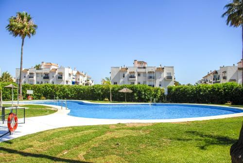 Great 2 Bedroom Apartment Near Puerto Banus