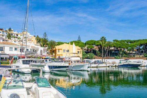 6 Bedrooms Villa With Private Pool And Wifi At Calahonda