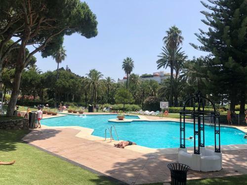 Apartamento Playas Del Duque - Puerto Ban�s - Marbella