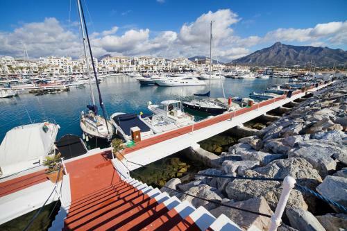 Apartamento Playas Del Duque - Puerto Ban�s - Marbella