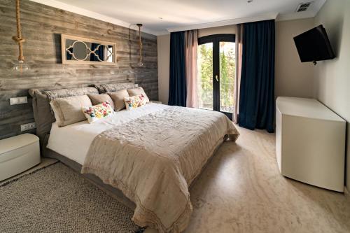 Villa Modern Dream Mansion In Tropical Nueva Andaluc�a ?