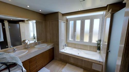 Apartamento Wonderful Penthouse With Pool And Sea View