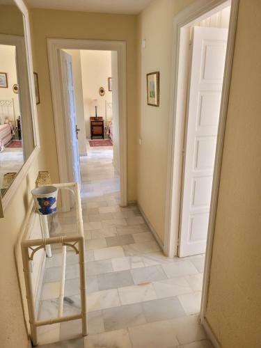 Beachfront Family Apartment In Puerto Banus