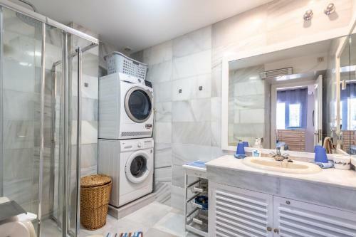 Comfortable Yacht Club Apartment