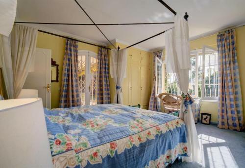 Exclusive Villa In Marbella Town
